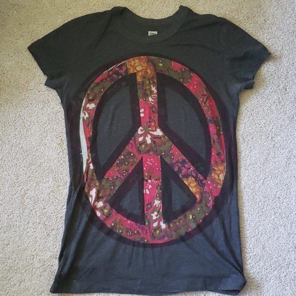 Spark in the Dark urban Outfitters peace tee l - Picture 2 of 4